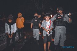 9 Remaja Sukoharjo Dijewer Satpol PP saat Pesta Miras di Persawahan