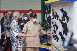 PM Malaysia Kunjungi PT Pindad, Mau Pesan Senjata?