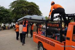 Arus Deras Bengawan Solo Ganggu Pencarian Korban Perahu Terbalik