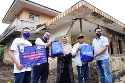 Aksi Sosial Karyawan XL Axiata Kirim Sembako untuk Korban Banjir