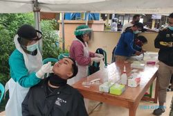 Tim Gabungan Karanganyar Lakukan Tes Antigen Acak di Cemara Kandang