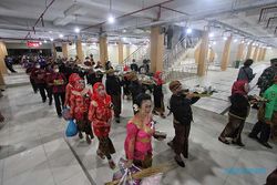 Kirab Boyongan Bakul Pasar Legi Solo, Penanda Pindahan ke Bangunan Baru
