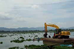 Waduh, 1 Ekskavator Tenggelam Sedalam 3 Meter di Rawa Jombor Klaten