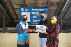 Bakul Pasar Hardjodaksino Salurkan Dana untuk Korban Erupsi Semeru