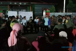 Aksi Berlanjut, Warga Dusun Suruhtani Datangi Rumah Kades di Jaten
