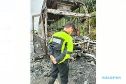 Polisi Selidiki Penyebab Kebakaran Bus Sudiro di Tol Semarang-Solo