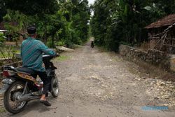 Belasan Tahun Jalan Gading-Kalikobok Tanon Sragen Rusak Tanpa Perbaikan