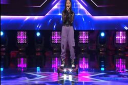 Pikat Juri X Factor Indonesia, Nada Menyanyi di Hoverboard
