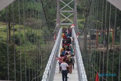 Pengunjung Jembatan Gantung Girpasang Diminta Patuhi Prokes