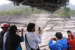 Curah Hujan Tinggi, Banjir Lahar Semeru Kembali Terjadi di Lumajang