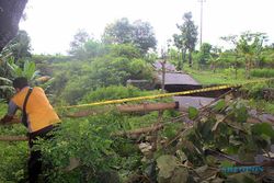 Foto-Foto Jembatan Ambrol, Jalan Penghubung 2 Desa di Sragen Putus