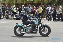 Presiden Jokowi Naik Motor Custom Cek Kesiapan Gelaran MotoGP Mandalika