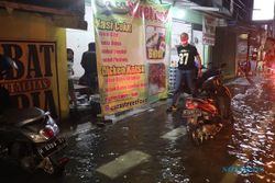 Malam Tahun Baru, Gubernur Ganjar Tinjau Banjir di Kota Semarang