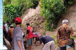 Bencana Longsor dan Tanah Gerak Rusak Rumah Warga Sambirejo Sragen