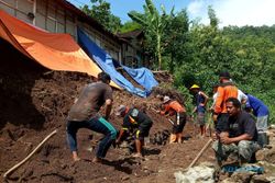 Gerdu Wonogiri Longsor, Warga Langsung Gelar Kerja Bakti