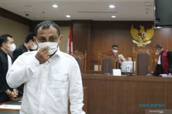 Makelar Kasus di KPK Divonis 9 Tahun Penjara