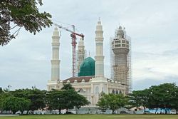 Akan Diresmikan Jokowi, Penyelesaian Masjid Agung Karanganyar Dikebut