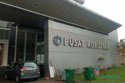 Mahasiswa ITS Surabaya Siapkan 2 Robot Lagori Untuk Lomba ke India