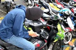 Malang Nian, Motor Honda Beat Warga Sragen Dimaling Saat Ikut Lomba Mancing