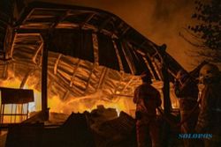 Pasar Johar Relokasi Kebakaran, Ratusan Lapak Pedagang Ludes