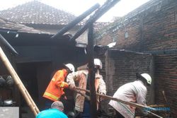 Masak Air Ditinggal ke Sawah, Dapur Rumah di Plupuh Sragen Terbakar