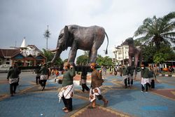 Meriah, Ini Foto-Foto Kirab Boyong Kedhaton HUT ke-277 Kota Solo