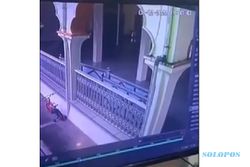 Viral! Pembatas Saf di Masjid Magelang Bergerak Sendiri, Kok Bisa?