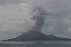 Jejak Vulkanik Gunung Anak Krakatau, Ratusan Kali Erupsi Sejak 1930
