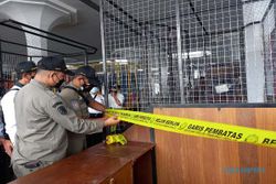 Satpol PP Kota Semarang Mulai Segel Lapak Pasar Johar