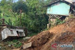 Rumah Warga Cianjur Terseret Longsor, Ini Penampakannya