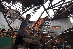 Atap Sekolah di Serang Banten Rubuh Diterjang Hujan dan Angin