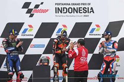 Wuih, Pebalap MotoGP Mandalika Dapat Cenderamata Bumbu Khas Produk UMKM