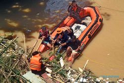 Operasi Pencarian Korban Banjir Diduga Hanyut di Sungai Cibanten Serang