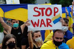 Sebagian WNI Dievakuasi dari Ukraina Tertahan di Rumania karena Covid