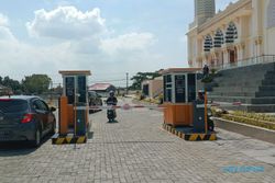 Tarif Parkir Jadi Sumber Dana Perawatan Masjid Agung Karanganyar