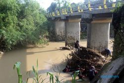 Masalah Klasik, Sampah Jadi Salah Satu Penyebab Banjir di Sragen