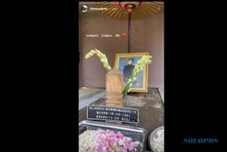 Jelang Jumenengan, Bhre Unggah Foto Makam Sang Ayah Mangkunagoro IX