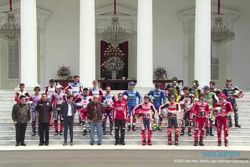 Jokowi Jamu Pembalap MotoGP dan Lepas Parade di Istana Jakarta