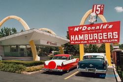Jalan Terjal McDonald’s Menjadi Restoran Cepat Saji Populer Dunia