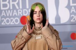 Billie Eilish Raih Piala Oscar 2022, Begini Reaksinya