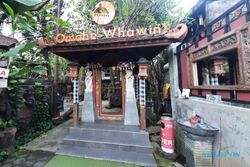 Angkringan Omahe Whawin, Healing Senja Bernuansa Bali di Solo 