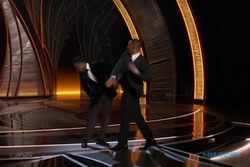No Sensor! Ini Video Will Smith Tampar Chris Rock di Panggung Oscar
