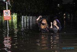 Sejumlah Wilayah di Jatibening Bekasi Terendam Banjir, Warga Dievakuasi