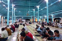 Ini Masjid di Solo Yang Sediakan Menu Takjil dan Buka Puasa Bersama