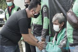 Gojek Fasilitasi Penyerahan BPJS TK Bagi Driver di Semarang
