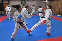 Target 3 Emas, Ini Foto-Foto Pelatnas Karate Indonesia Jelang SEA Games