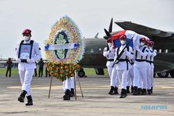 Jenazah Marinir Gugur Akibat Serangan KSB Papua Dimakamkan di Lamongan