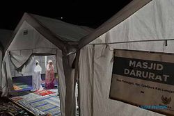 Potret Pengungsi Erupsi Semeru Jalani Ibadah Ramadan di Tenda Darurat
