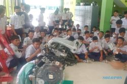 Classroom Tour Jadi Cara SMK Bhakti Karya Karanganyar Gaet Siswa Baru