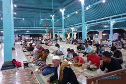 Hari Pertama Buka Puasa Bersama Di Masjid Agung Solo, Begini Suasananya